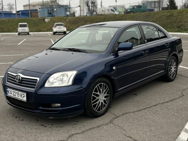 Синий Тойота Авенсис, объемом двигателя 1.8 л и пробегом 250 тыс. км за 4200 $, фото 1 на Automoto.ua