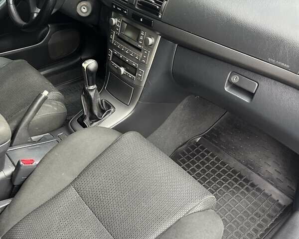 Синий Тойота Авенсис, объемом двигателя 1.8 л и пробегом 375 тыс. км за 6000 $, фото 17 на Automoto.ua