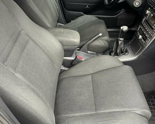 Синий Тойота Авенсис, объемом двигателя 1.8 л и пробегом 375 тыс. км за 6000 $, фото 19 на Automoto.ua