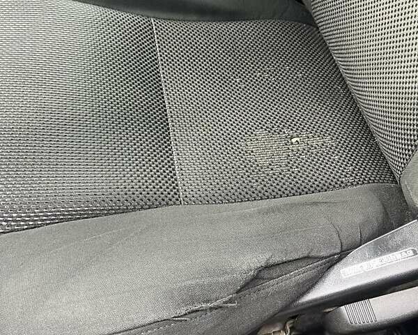 Синий Тойота Авенсис, объемом двигателя 1.8 л и пробегом 375 тыс. км за 6000 $, фото 14 на Automoto.ua