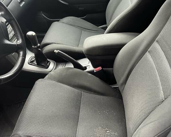 Синий Тойота Авенсис, объемом двигателя 1.8 л и пробегом 375 тыс. км за 6000 $, фото 16 на Automoto.ua