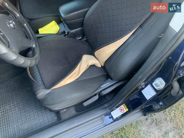 Синій Тойота Авенсіс, об'ємом двигуна 1.8 л та пробігом 345 тис. км за 6000 $, фото 5 на Automoto.ua