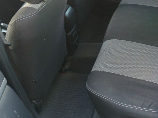 Синий Тойота Авенсис, объемом двигателя 2 л и пробегом 237 тыс. км за 5900 $, фото 4 на Automoto.ua