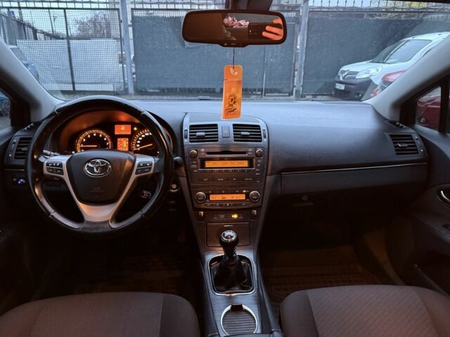 Синий Тойота Авенсис, объемом двигателя 2 л и пробегом 177 тыс. км за 7700 $, фото 6 на Automoto.ua