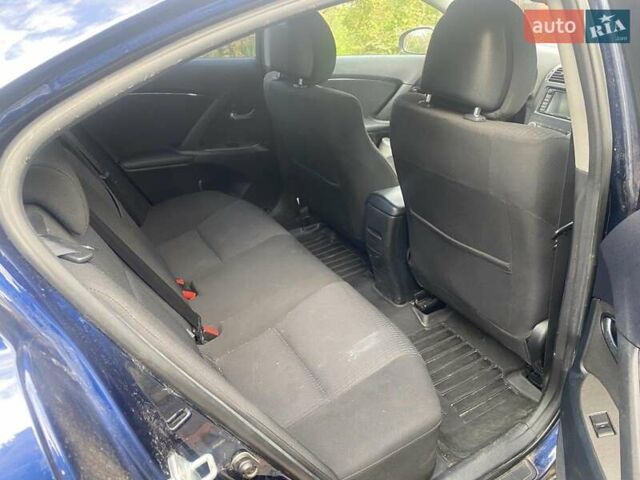 Синій Тойота Авенсіс, об'ємом двигуна 2.23 л та пробігом 238 тис. км за 9900 $, фото 4 на Automoto.ua
