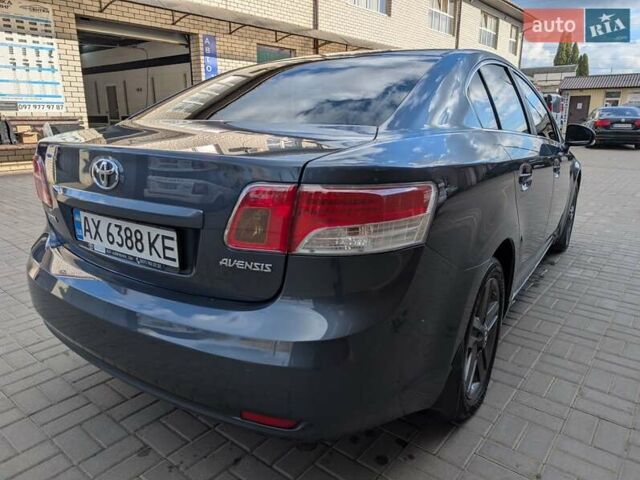 Синий Тойота Авенсис, объемом двигателя 1.8 л и пробегом 267 тыс. км за 9300 $, фото 3 на Automoto.ua