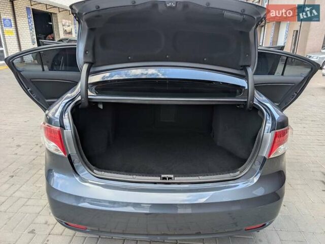 Синий Тойота Авенсис, объемом двигателя 1.8 л и пробегом 267 тыс. км за 9300 $, фото 10 на Automoto.ua