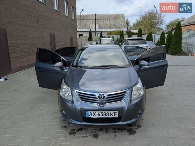 Синий Тойота Авенсис, объемом двигателя 1.8 л и пробегом 267 тыс. км за 9300 $, фото 4 на Automoto.ua