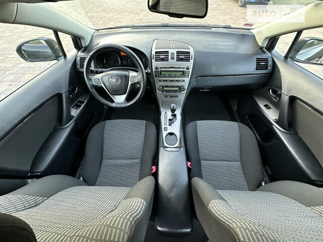 Синій Тойота Авенсіс, об'ємом двигуна 1.8 л та пробігом 109 тис. км за 11250 $, фото 84 на Automoto.ua
