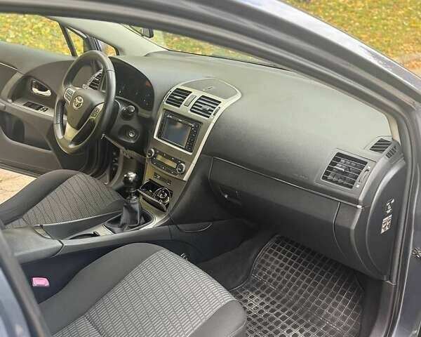 Синий Тойота Авенсис, объемом двигателя 2 л и пробегом 167 тыс. км за 9500 $, фото 7 на Automoto.ua