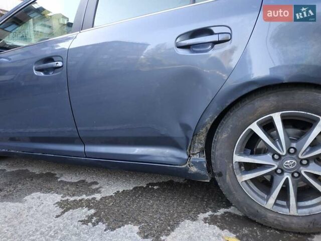 Синий Тойота Авенсис, объемом двигателя 2 л и пробегом 298 тыс. км за 6722 $, фото 3 на Automoto.ua