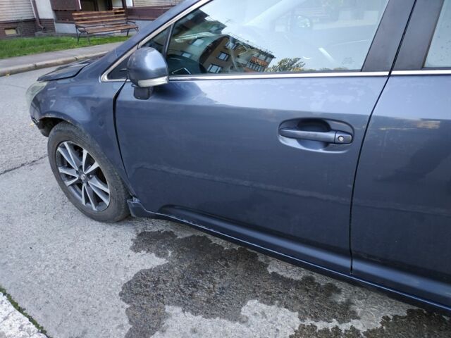 Синий Тойота Авенсис, объемом двигателя 2 л и пробегом 298 тыс. км за 6722 $, фото 3 на Automoto.ua