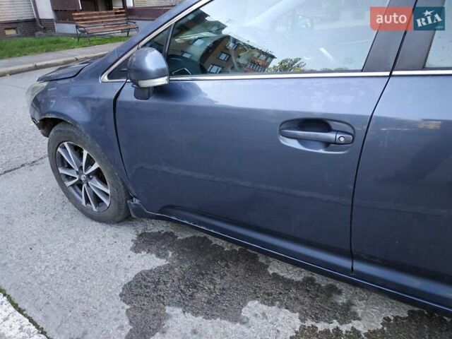 Синий Тойота Авенсис, объемом двигателя 2 л и пробегом 298 тыс. км за 6722 $, фото 2 на Automoto.ua