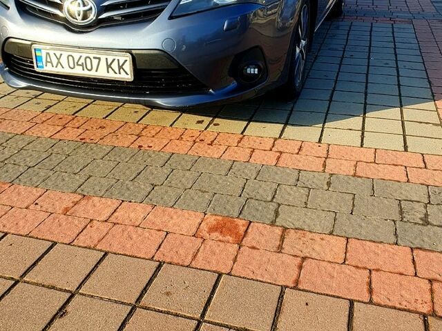 Синий Тойота Авенсис, объемом двигателя 2 л и пробегом 170 тыс. км за 9500 $, фото 7 на Automoto.ua