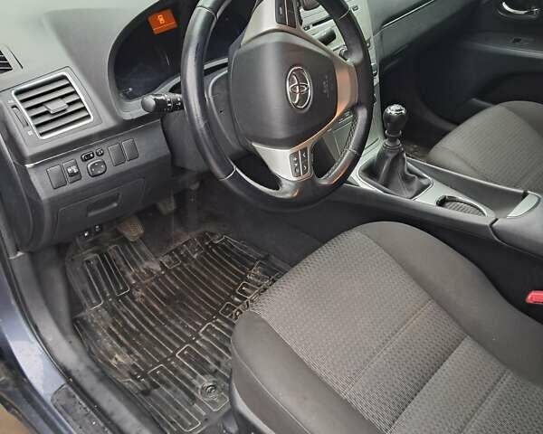 Синий Тойота Авенсис, объемом двигателя 1.8 л и пробегом 75 тыс. км за 11800 $, фото 5 на Automoto.ua