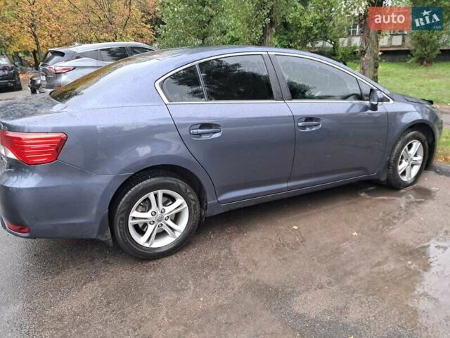 Синий Тойота Авенсис, объемом двигателя 1.8 л и пробегом 75 тыс. км за 11800 $, фото 1 на Automoto.ua
