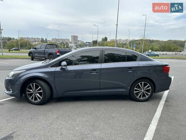 Синий Тойота Авенсис, объемом двигателя 2 л и пробегом 185 тыс. км за 11000 $, фото 2 на Automoto.ua