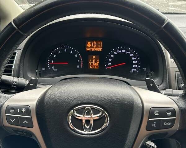 Синий Тойота Авенсис, объемом двигателя 2 л и пробегом 185 тыс. км за 11000 $, фото 12 на Automoto.ua