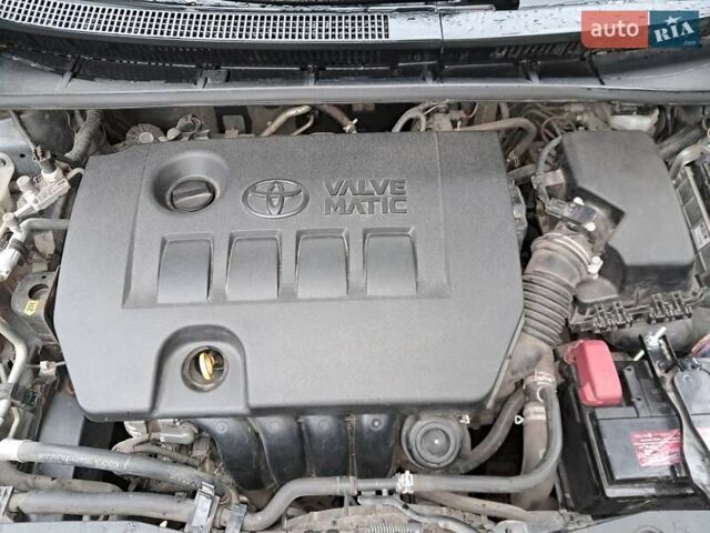 Синий Тойота Авенсис, объемом двигателя 1.8 л и пробегом 75 тыс. км за 11800 $, фото 13 на Automoto.ua