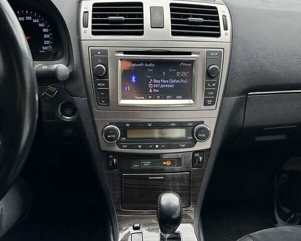 Синий Тойота Авенсис, объемом двигателя 2 л и пробегом 185 тыс. км за 11000 $, фото 11 на Automoto.ua