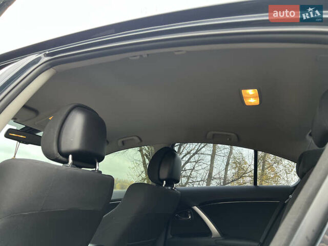 Синий Тойота Авенсис, объемом двигателя 1.8 л и пробегом 187 тыс. км за 9500 $, фото 13 на Automoto.ua