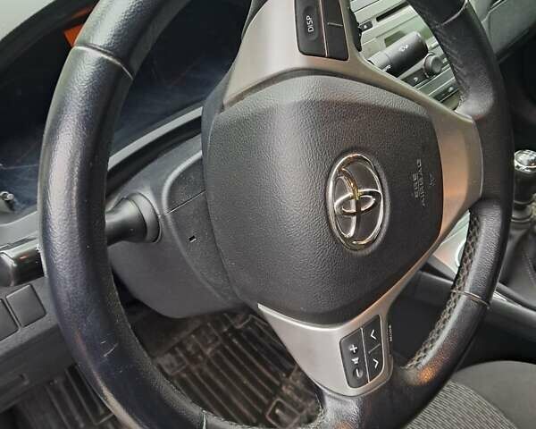 Синий Тойота Авенсис, объемом двигателя 1.8 л и пробегом 75 тыс. км за 11800 $, фото 7 на Automoto.ua