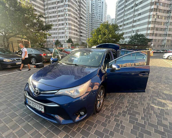 Синий Тойота Авенсис, объемом двигателя 1.8 л и пробегом 232 тыс. км за 14200 $, фото 3 на Automoto.ua