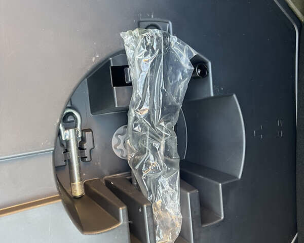 Синий Тойота Авенсис, объемом двигателя 1.8 л и пробегом 232 тыс. км за 14000 $, фото 11 на Automoto.ua