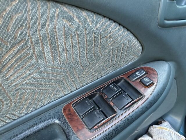 Синий Тойота Авенсис, объемом двигателя 1.8 л и пробегом 250 тыс. км за 2300 $, фото 13 на Automoto.ua