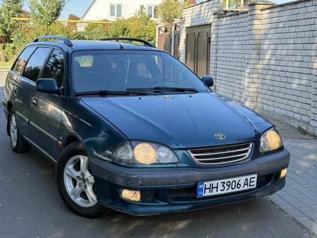 Синий Тойота Авенсис, объемом двигателя 1.8 л и пробегом 250 тыс. км за 2300 $, фото 4 на Automoto.ua