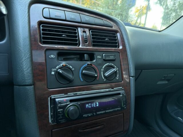 Синий Тойота Авенсис, объемом двигателя 1.8 л и пробегом 250 тыс. км за 2300 $, фото 9 на Automoto.ua