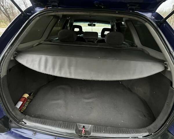 Синий Тойота Авенсис, объемом двигателя 1.99 л и пробегом 350 тыс. км за 3200 $, фото 2 на Automoto.ua