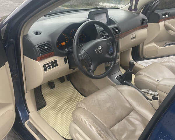 Синій Тойота Авенсіс, об'ємом двигуна 2 л та пробігом 300 тис. км за 6000 $, фото 10 на Automoto.ua