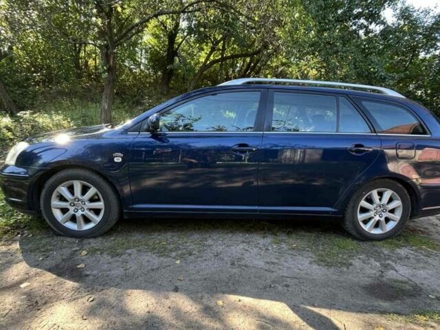 Синий Тойота Авенсис, объемом двигателя 2 л и пробегом 400 тыс. км за 3813 $, фото 1 на Automoto.ua