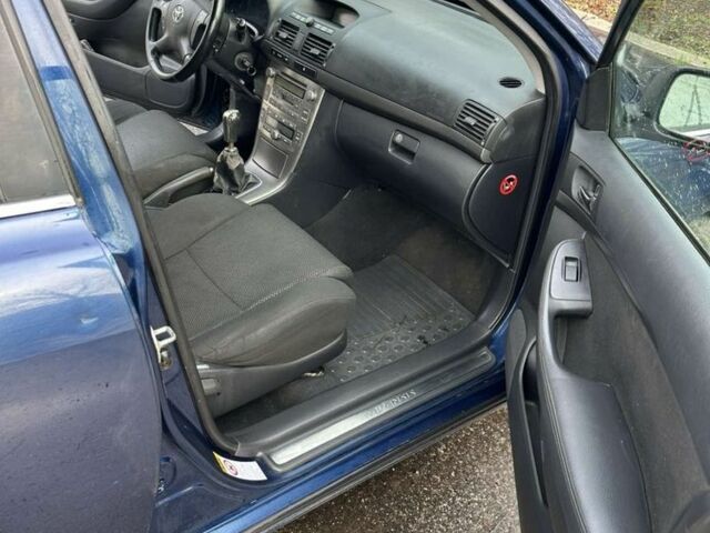 Синій Тойота Авенсіс, об'ємом двигуна 2 л та пробігом 350 тис. км за 2600 $, фото 6 на Automoto.ua