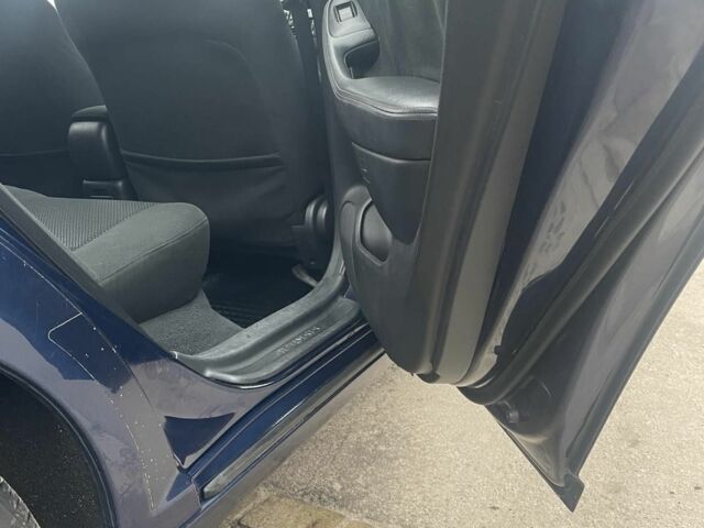 Синій Тойота Авенсіс, об'ємом двигуна 2 л та пробігом 320 тис. км за 2600 $, фото 7 на Automoto.ua