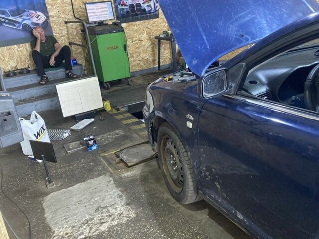 Синий Тойота Авенсис, объемом двигателя 2.2 л и пробегом 37 тыс. км за 2800 $, фото 10 на Automoto.ua