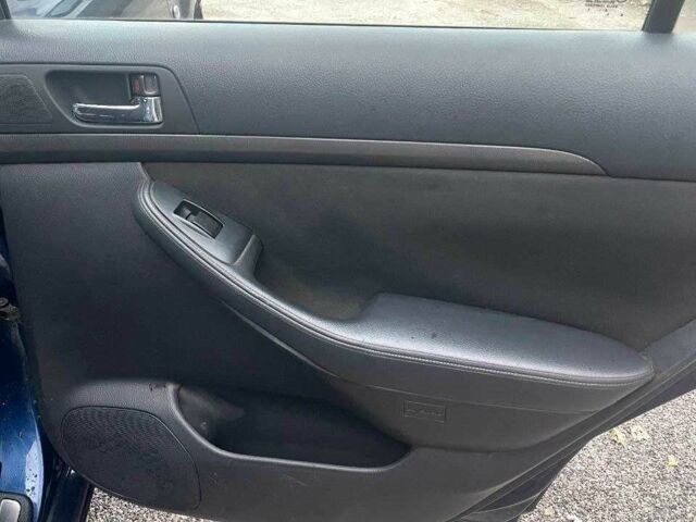 Синий Тойота Авенсис, объемом двигателя 2 л и пробегом 300 тыс. км за 1883 $, фото 8 на Automoto.ua