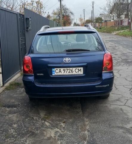 Синий Тойота Авенсис, объемом двигателя 2 л и пробегом 330 тыс. км за 4700 $, фото 2 на Automoto.ua
