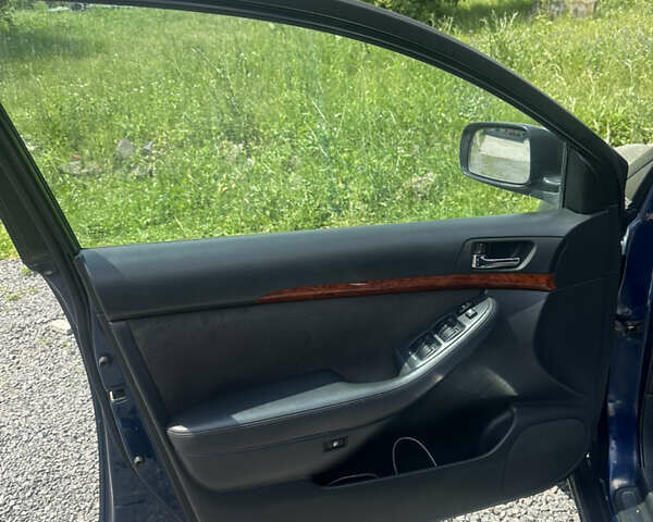 Синій Тойота Авенсіс, об'ємом двигуна 2.23 л та пробігом 240 тис. км за 5250 $, фото 5 на Automoto.ua