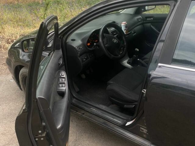 Синий Тойота Авенсис, объемом двигателя 2 л и пробегом 300 тыс. км за 2199 $, фото 6 на Automoto.ua