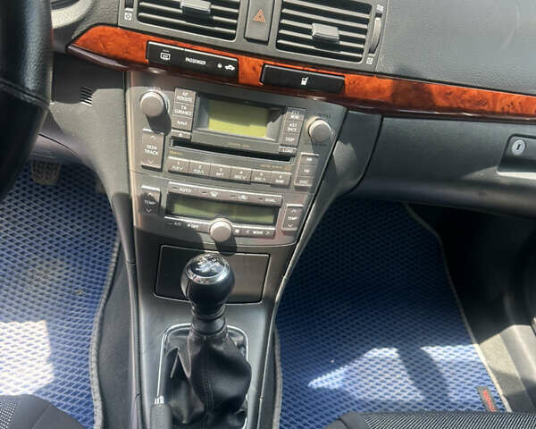 Синій Тойота Авенсіс, об'ємом двигуна 2.23 л та пробігом 240 тис. км за 5250 $, фото 7 на Automoto.ua