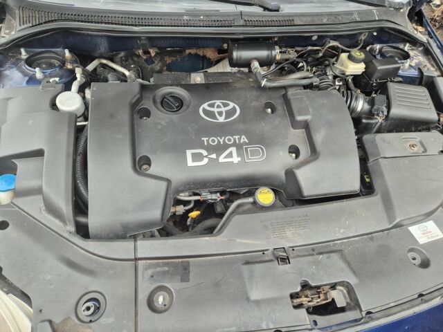 Синий Тойота Авенсис, объемом двигателя 2 л и пробегом 380 тыс. км за 3000 $, фото 4 на Automoto.ua