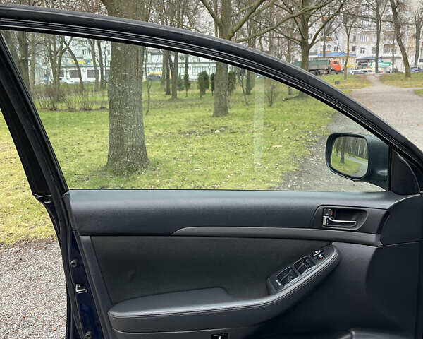 Синій Тойота Авенсіс, об'ємом двигуна 1.8 л та пробігом 217 тис. км за 6800 $, фото 17 на Automoto.ua