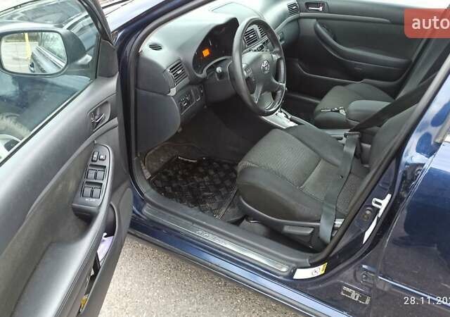 Синий Тойота Авенсис, объемом двигателя 1.8 л и пробегом 250 тыс. км за 6700 $, фото 4 на Automoto.ua