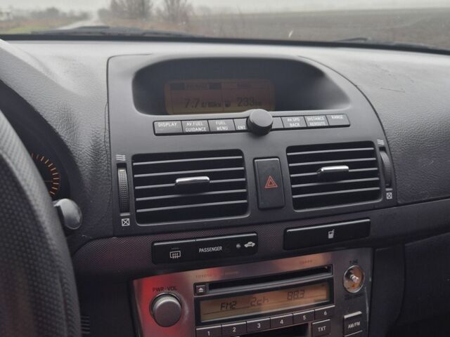 Синий Тойота Авенсис, объемом двигателя 2 л и пробегом 380 тыс. км за 3000 $, фото 3 на Automoto.ua