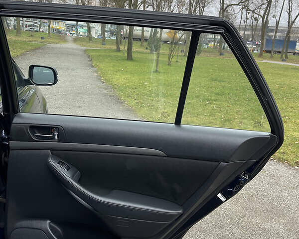 Синій Тойота Авенсіс, об'ємом двигуна 1.8 л та пробігом 217 тис. км за 6800 $, фото 22 на Automoto.ua