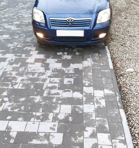 Синій Тойота Авенсіс, об'ємом двигуна 2 л та пробігом 324 тис. км за 5600 $, фото 4 на Automoto.ua