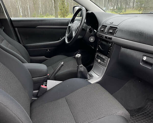 Синій Тойота Авенсіс, об'ємом двигуна 1.8 л та пробігом 217 тис. км за 6800 $, фото 23 на Automoto.ua