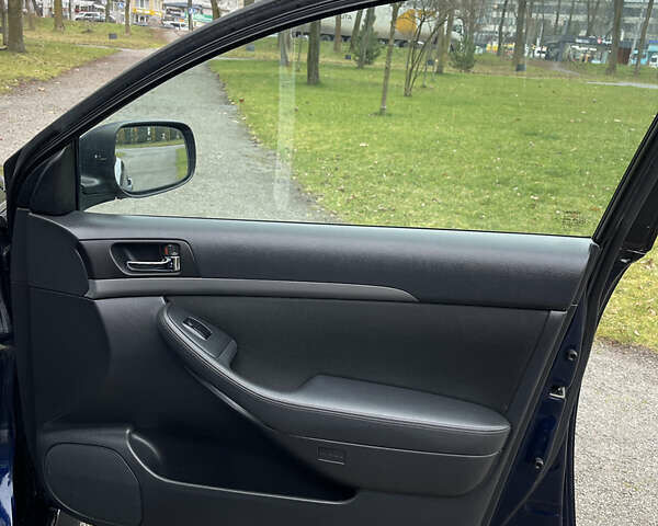 Синій Тойота Авенсіс, об'ємом двигуна 1.8 л та пробігом 217 тис. км за 6800 $, фото 26 на Automoto.ua